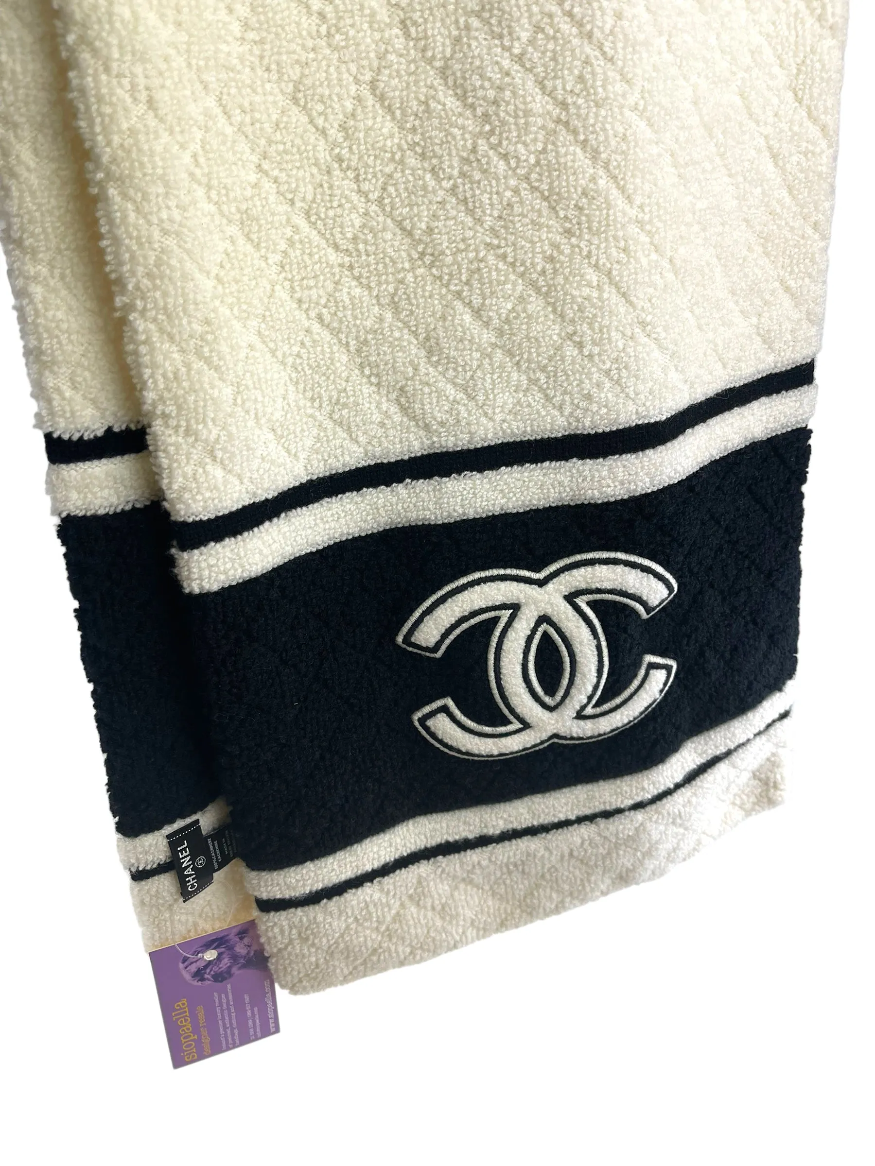 Chanel Black and White Cashmere Scarf