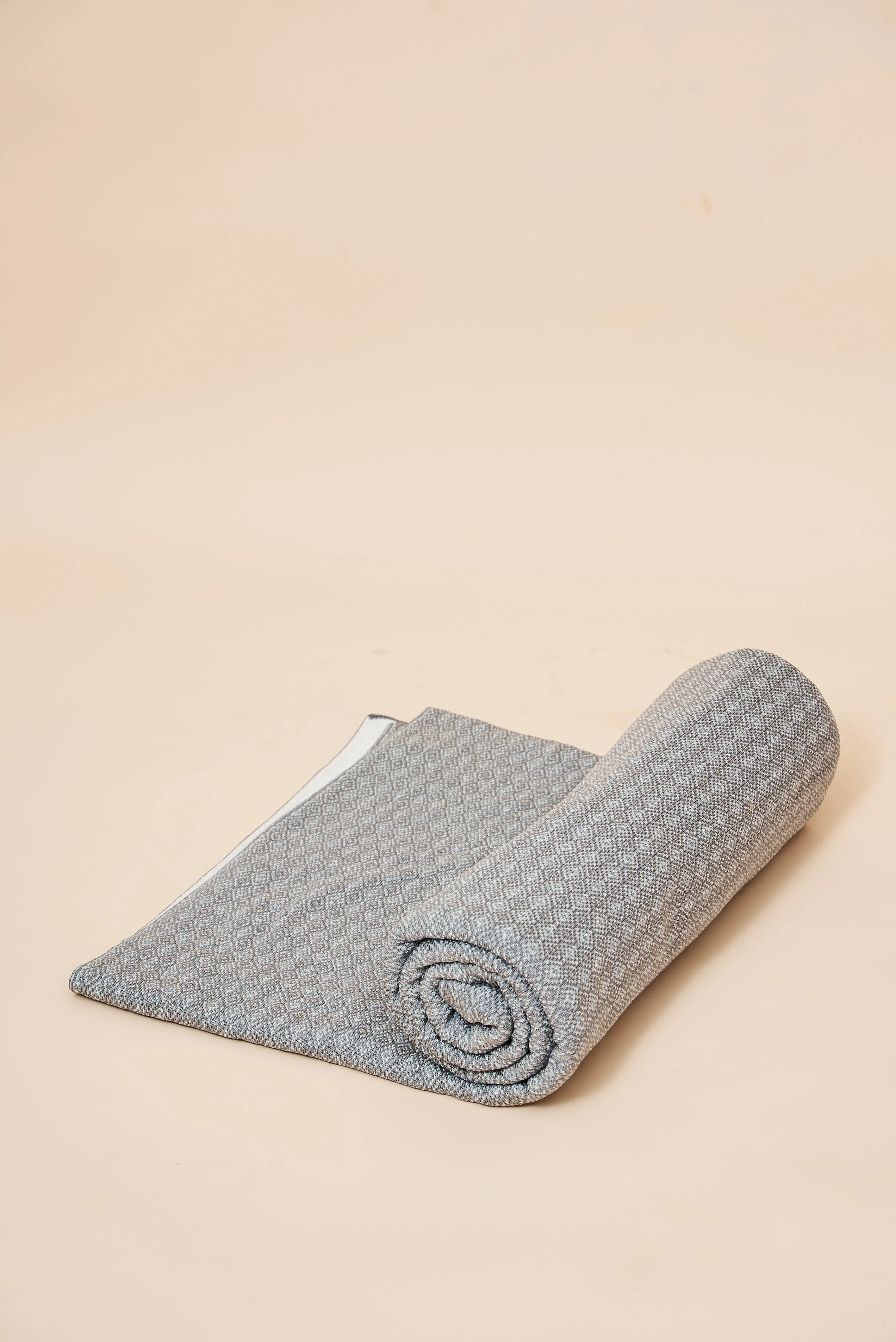 New Thin and Warm FIBREHEAT® Self-Heating Throw